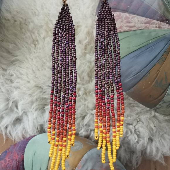 🤍 Handmade Beaded Pacific Thread Earrings - Picture 2 of 5
